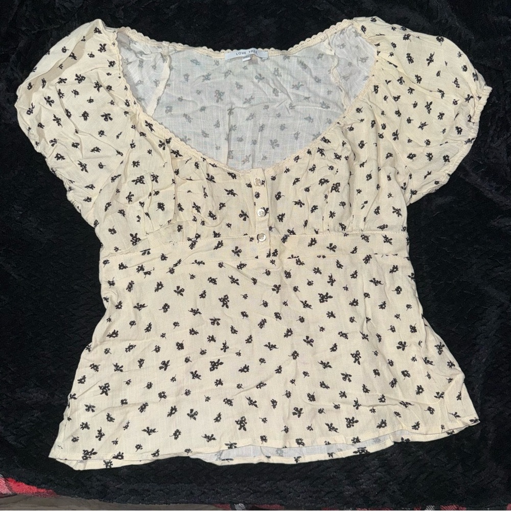 Love Tree Cream Puff-Sleeve Floral Button-Front Top